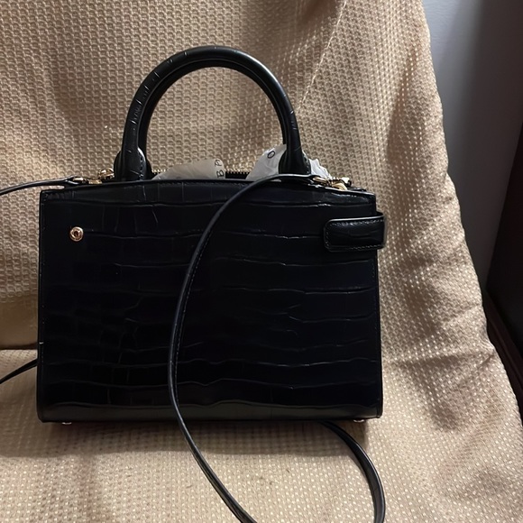 Michael Kors cross body black - Picture 2 of 8